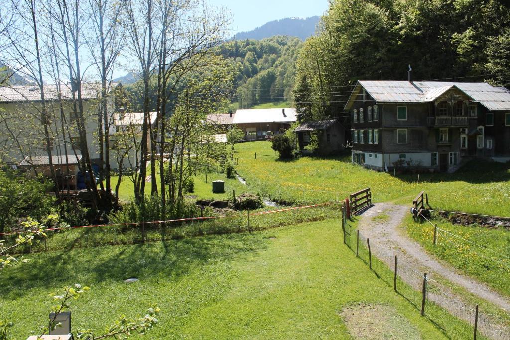 Ferienwohnungen Sutter Au (Vorarlberg) エクステリア 写真